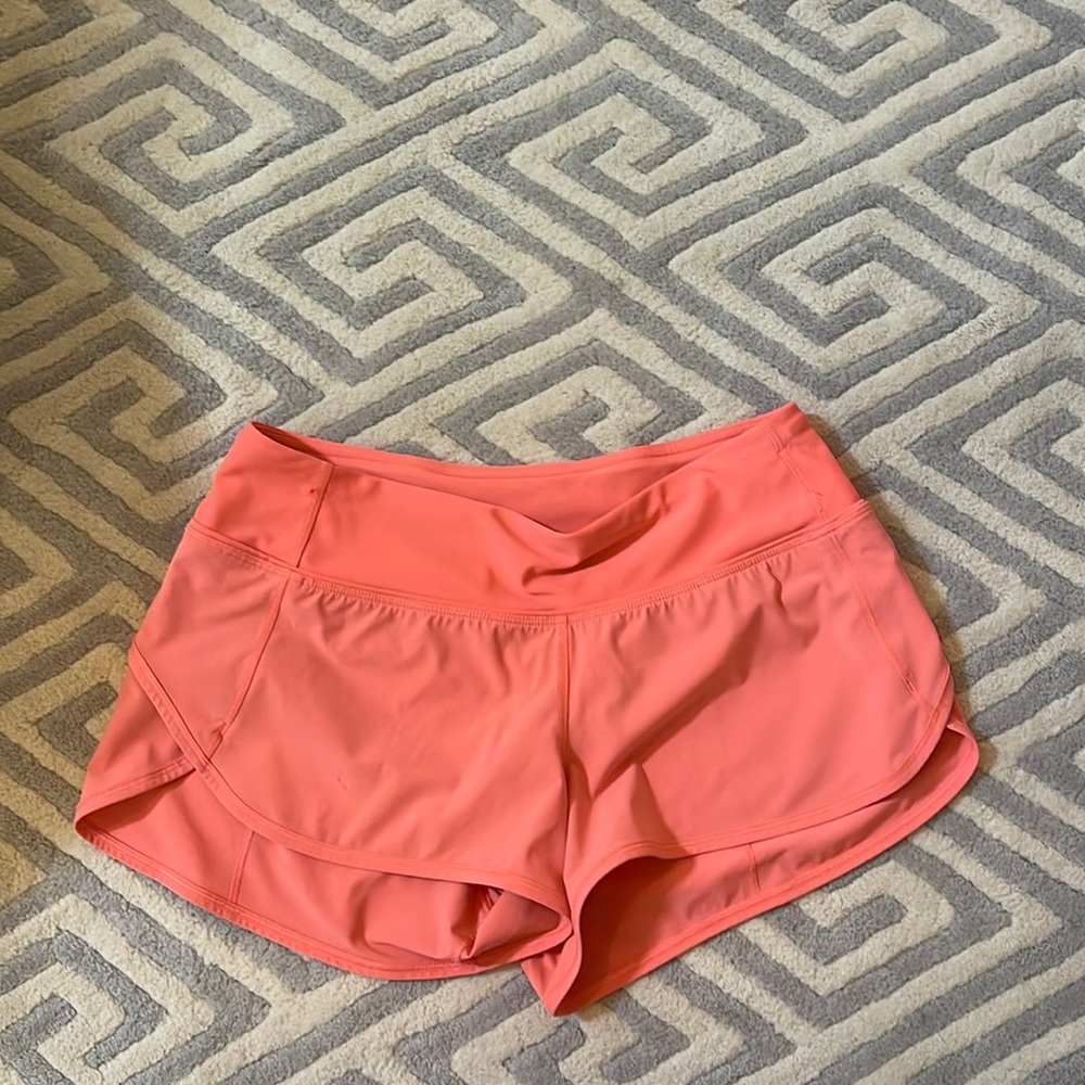 Lululemon coral speed up shorts 2.5 inch (coral; size 4)
